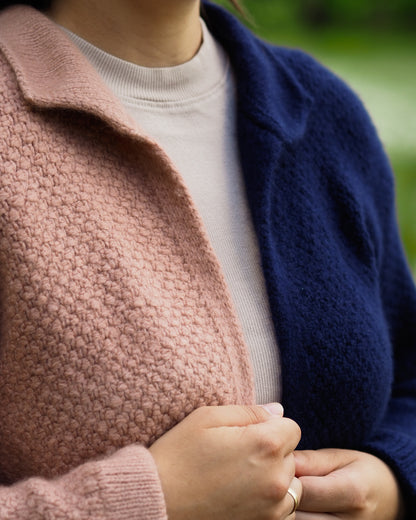 Kurteczka Sana Jacket wzór dziewiarski – produkt cyfrowy